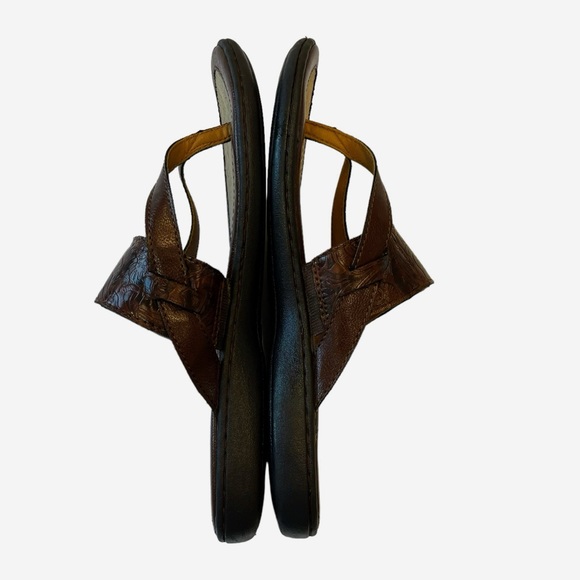 Woman's BOC Reagan Low Heel Thong Sandal Brown Leather with Black Sole Size 8 - Picture 13 of 13